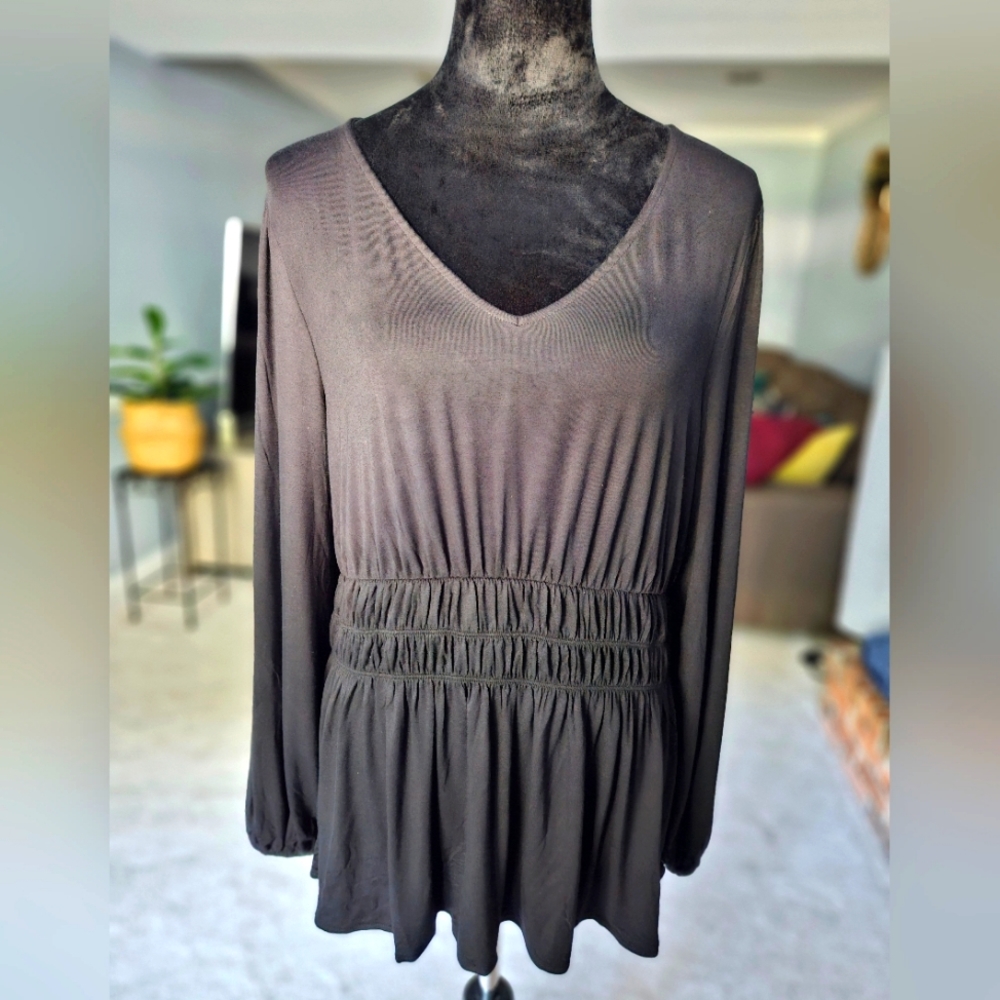 IMAN Black Blouse - Picture 3 of 9